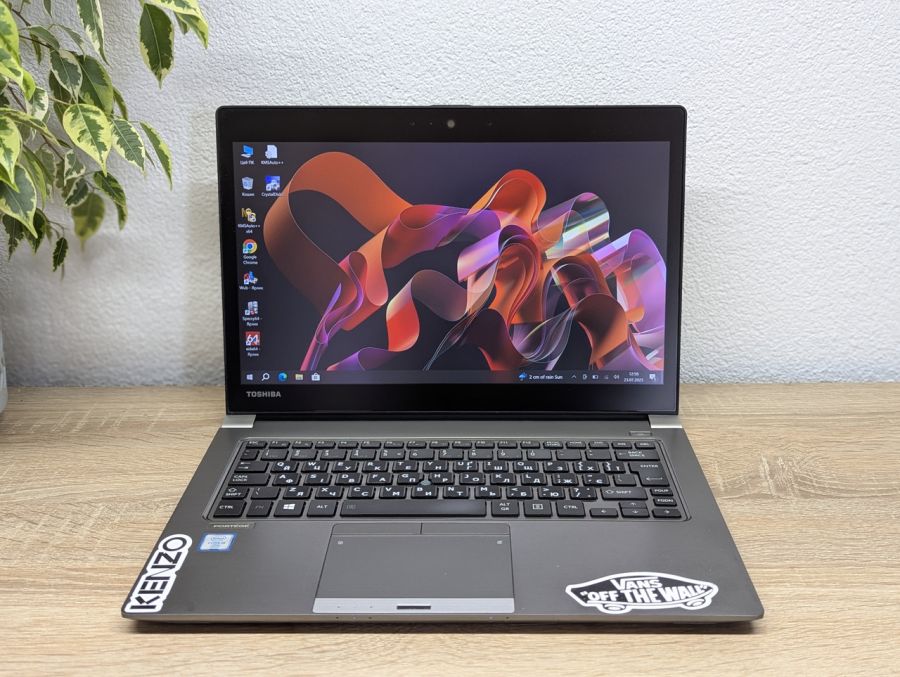 Уцінка! Ноутбук Б/В Toshiba Portege Z30T-C, Intel Core i5-6300U, DDR3 8 GB, SSD 256GB, 13" Full HD Сенсор