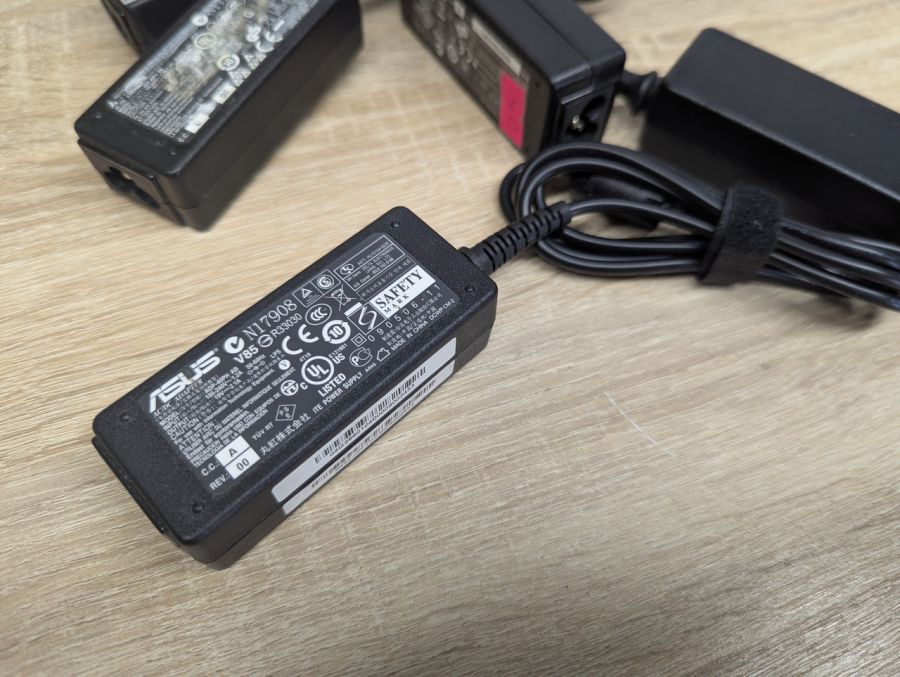 Б/В Asus/Fujitsu 45w 3,5x1,35
