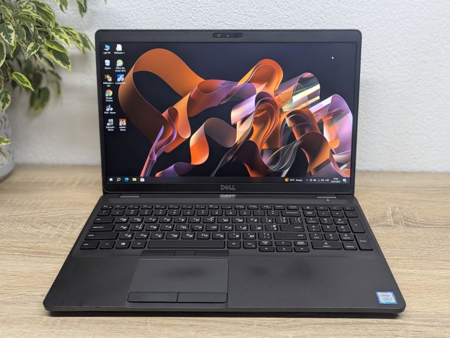 Уцінка! Ноутбук Б/В Dell Latitude 5501, Intel Core i5-9300H, DDR4 16 GB, SSD 256GB, 15.6" Full HD