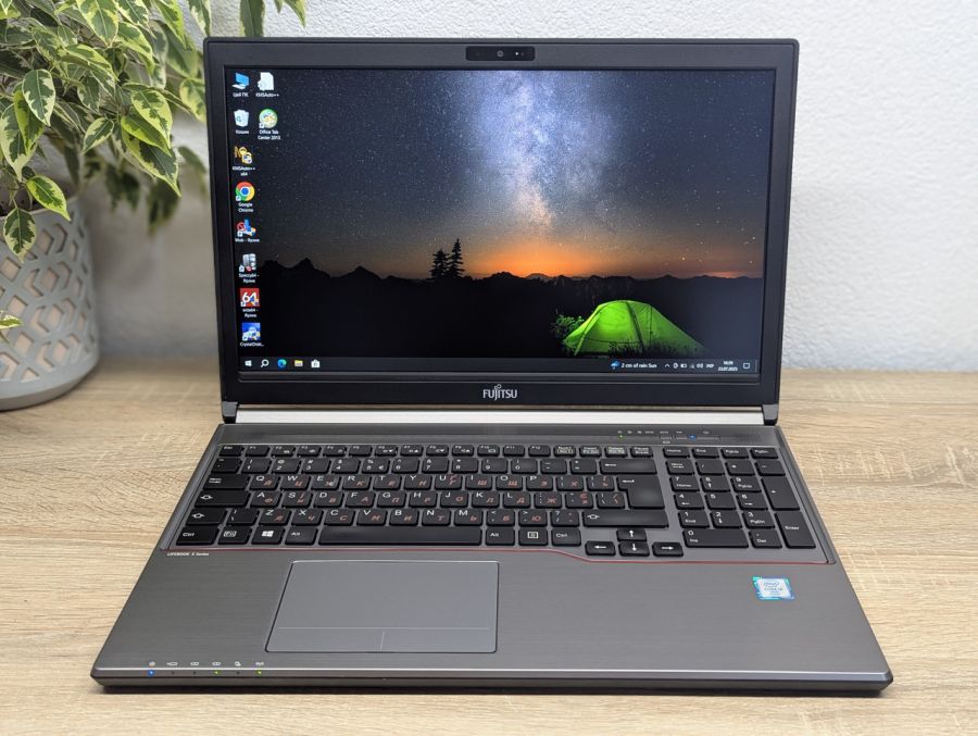 Ноутбук Б/В Fujitsu E756, Intel Core i5-6200U, DDR4 16 GB, SSD 256GB, 15.6" Full HD
