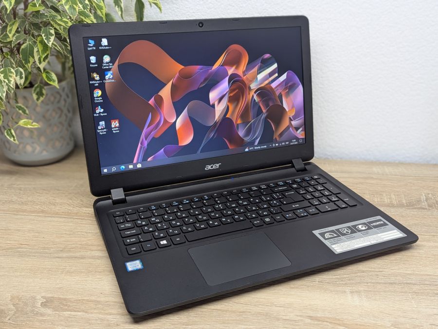Ноутбук Б/В Acer Aspire ES1-572, Intel Core i5-7200U, DDR4 8 GB, SSD 128GB