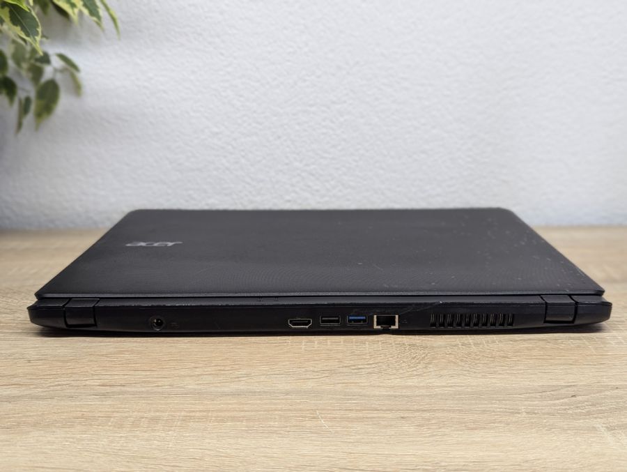 Ноутбук Б/В Acer Aspire ES1-572, Intel Core i5-7200U, DDR4 8 GB, SSD 128GB