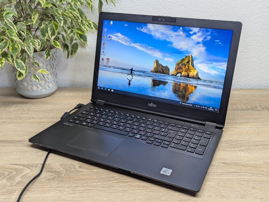 Уцінка! Ноутбук Б/В Fujitsu LifeBook U7510, Intel Core i5-10210U, DDR4 8 GB, SSD 256GB, 15" Full HD