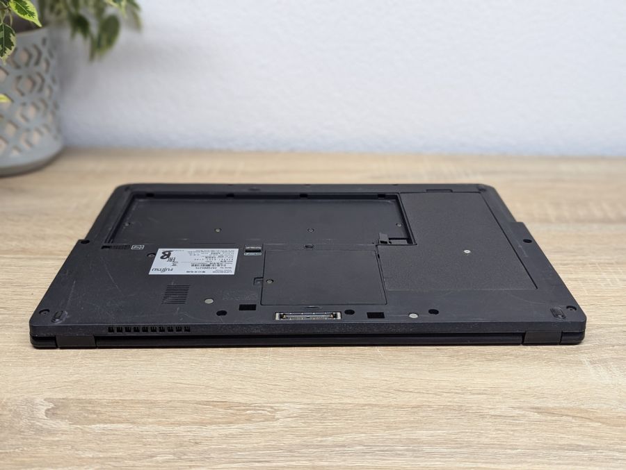 Уцінка! Ноутбук Б/В Fujitsu LifeBook U7510, Intel Core i5-10210U, DDR4 8 GB, SSD 256GB, 15" Full HD
