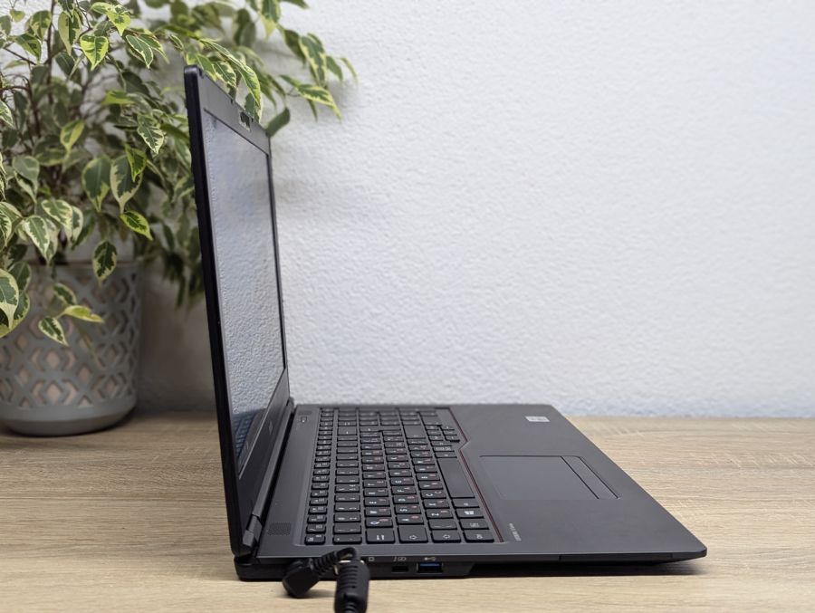 Уцінка! Ноутбук Б/В Fujitsu LifeBook U7510, Intel Core i5-10210U, DDR4 8 GB, SSD 256GB, 15" Full HD