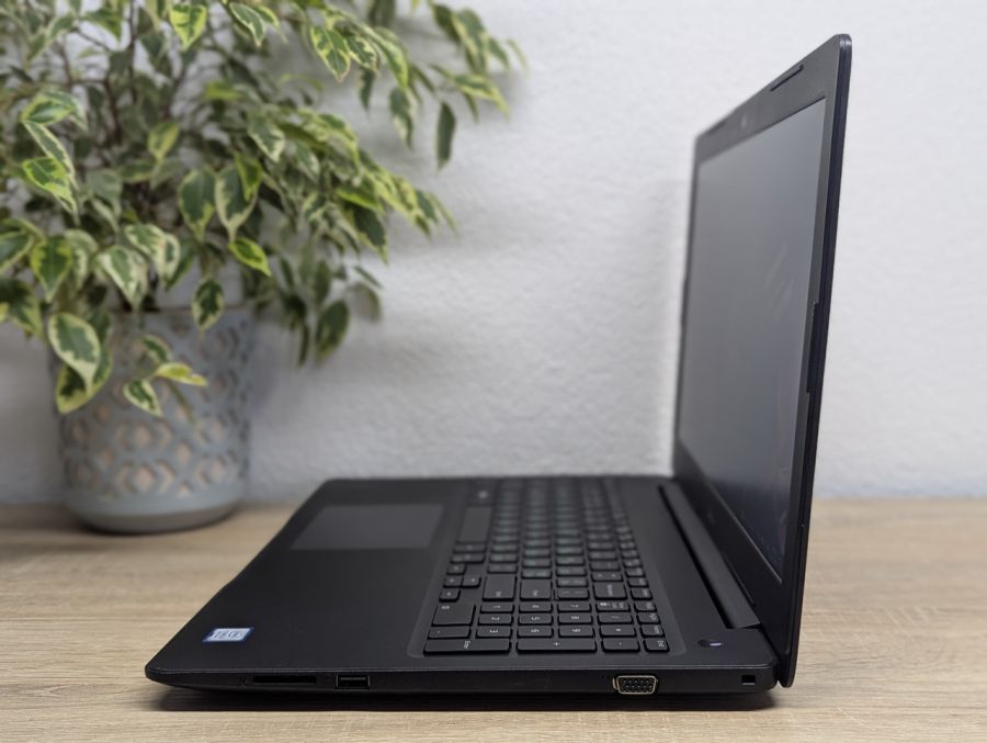 Уцінка! Ноутбук Б/В Dell Latitude 3590, Intel Core i5-8250U, DDR4 16 GB, SSD 128GB + HDD 500GB, 15.6" Full HD