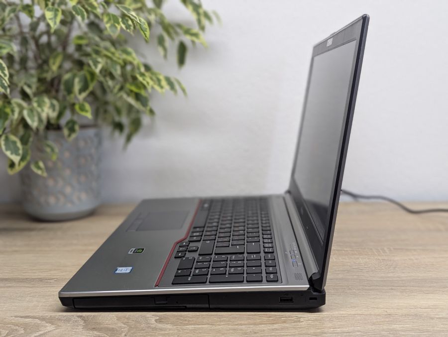 Уцінка! Ноутбук Б/В Fujitsu H760, Intel Xeon E3-1535M, DDR4 24 GB, SSD 256GB, NVIDIA Quadro M2000M 4Gb, 15.6" Full HD