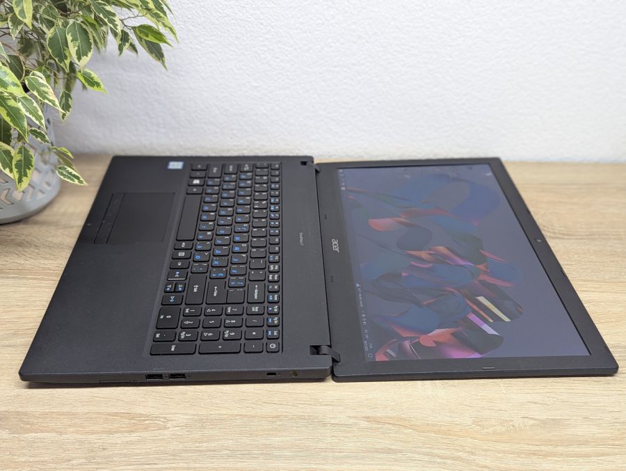 Уцінка! Ноутбук Б/В Acer TravelMate P2510, Intel Core i5-8250U, DDR4 8 GB, SSD 128GB, 15"
