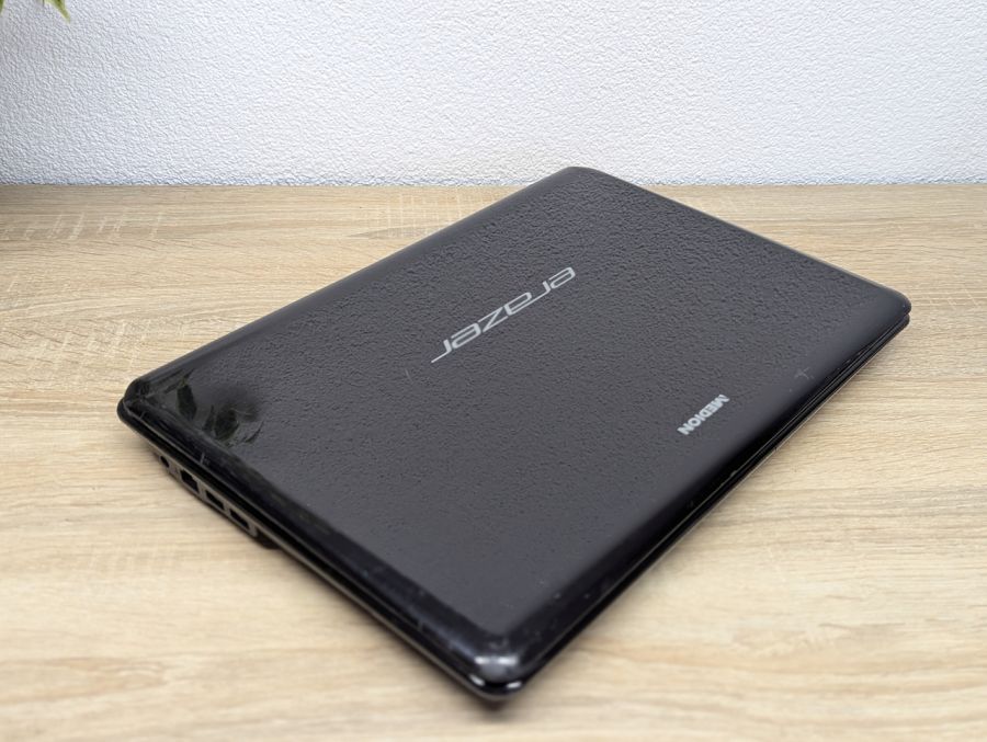Уцінка! Ноутбук Б/В Medion Akoya X6816, Intel Core i7-2630QM, DDR3 8 GB, SSD 256GB, NVIDIA GeForce GT 555M, 15.6"