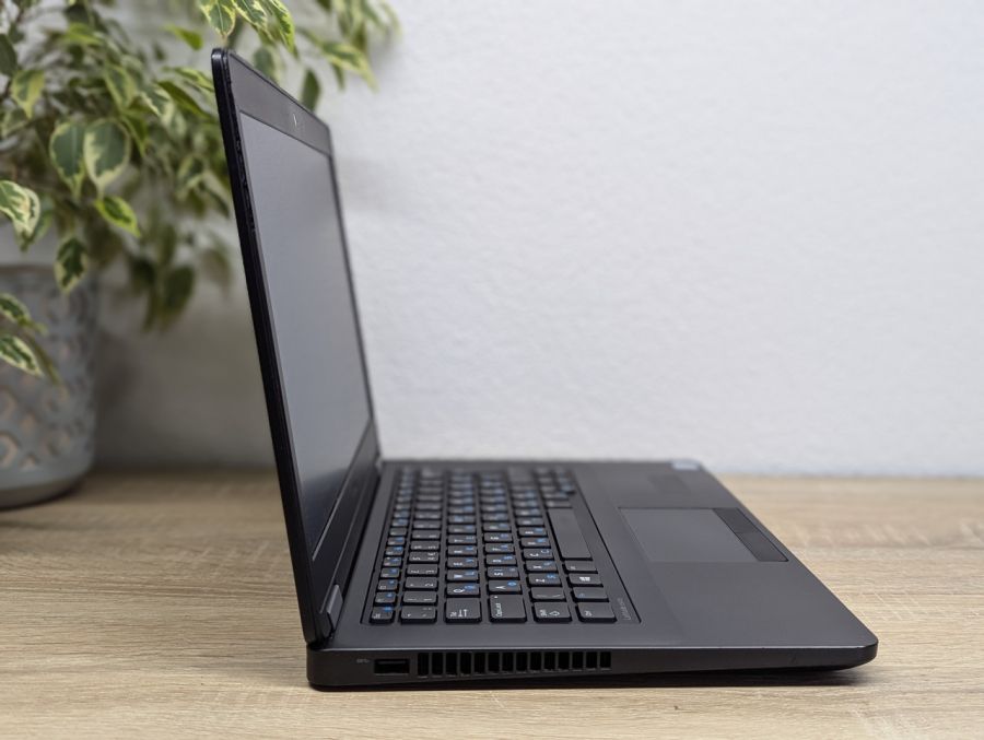 Уцінка! Ноутбук Б/В Dell Latitude E5470, Intel Core i5-6300U, DDR4 8 GB, SSD 256GB, HD