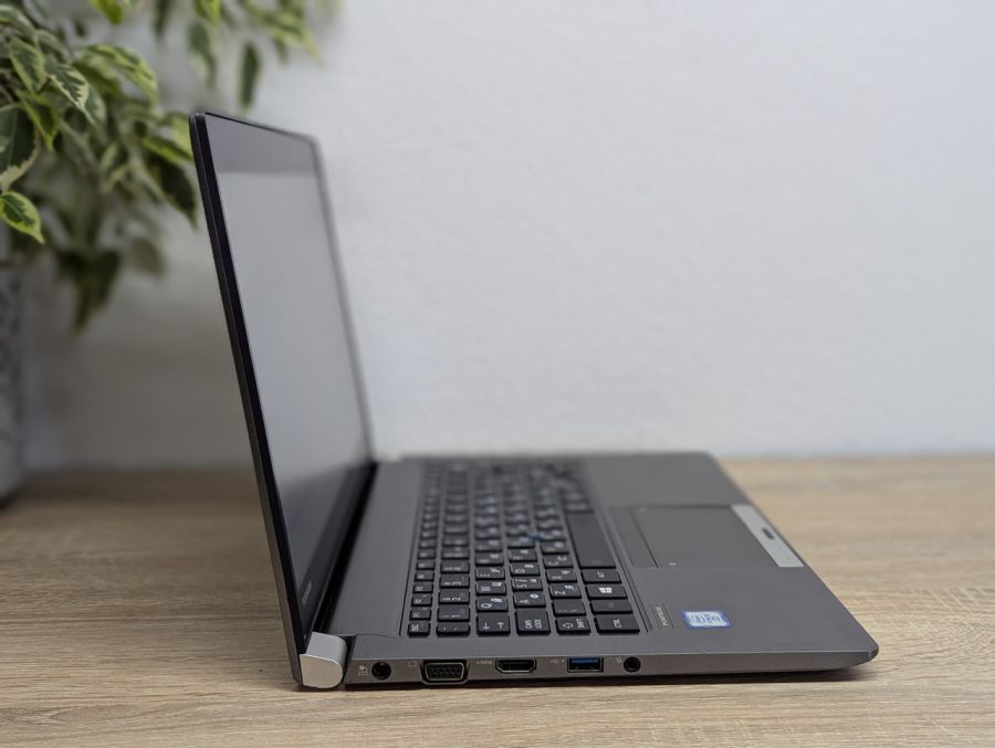 Уцінка! Ноутбук Б/В Toshiba Portege Z30T-C, Intel Core i5-6300U, DDR3 16 GB, SSD 256GB, 13" Full HD Сенсор