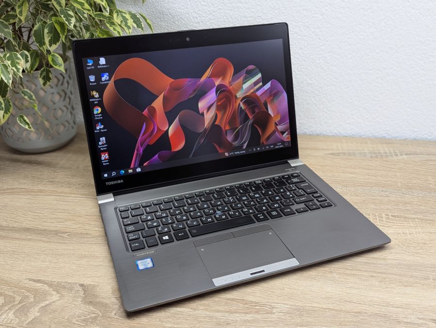 Уцінка! Ноутбук Б/В Toshiba Portege Z30T-C, Intel Core i5-6300U, DDR3 16 GB, SSD 256GB, 13" Full HD Сенсор