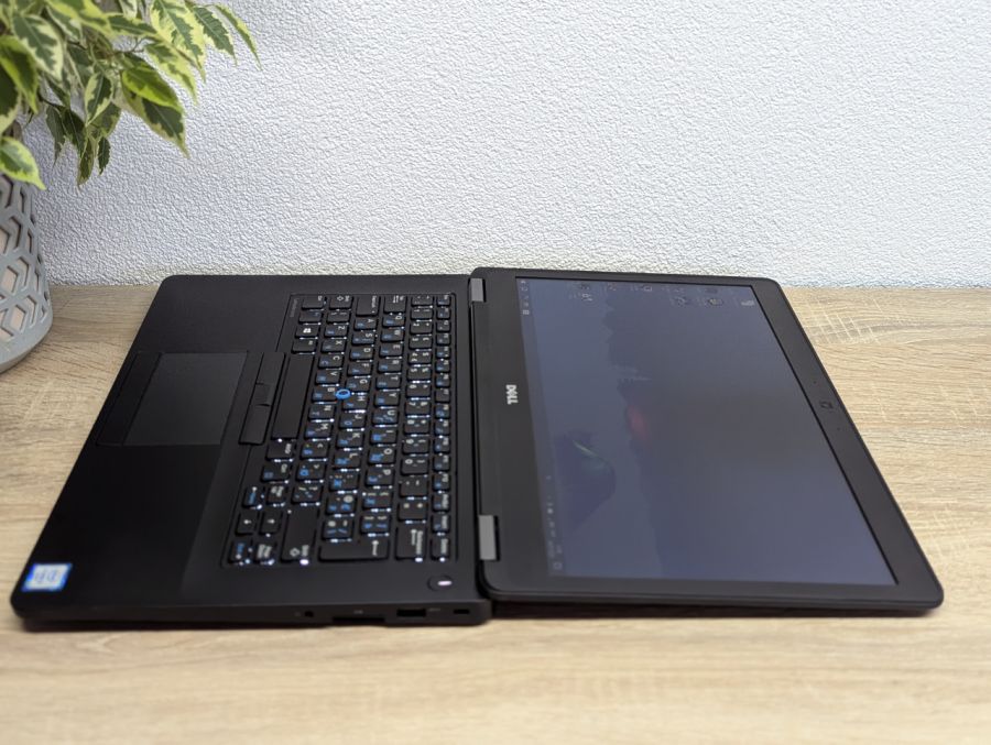 Уцінка! Ноутбук Б/В Dell Latitude E5470, Intel Core i5-6200U, DDR4 8 GB, SSD 128GB, 14" HD