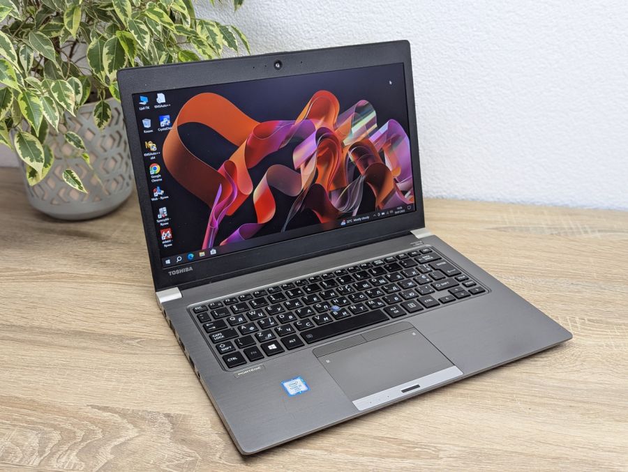 Уцінка! Ноутбук Б/В Toshiba Portege Z30-A, Intel Core i5-6300U, DDR3 8 GB, SSD 128GB, 13" Full HD