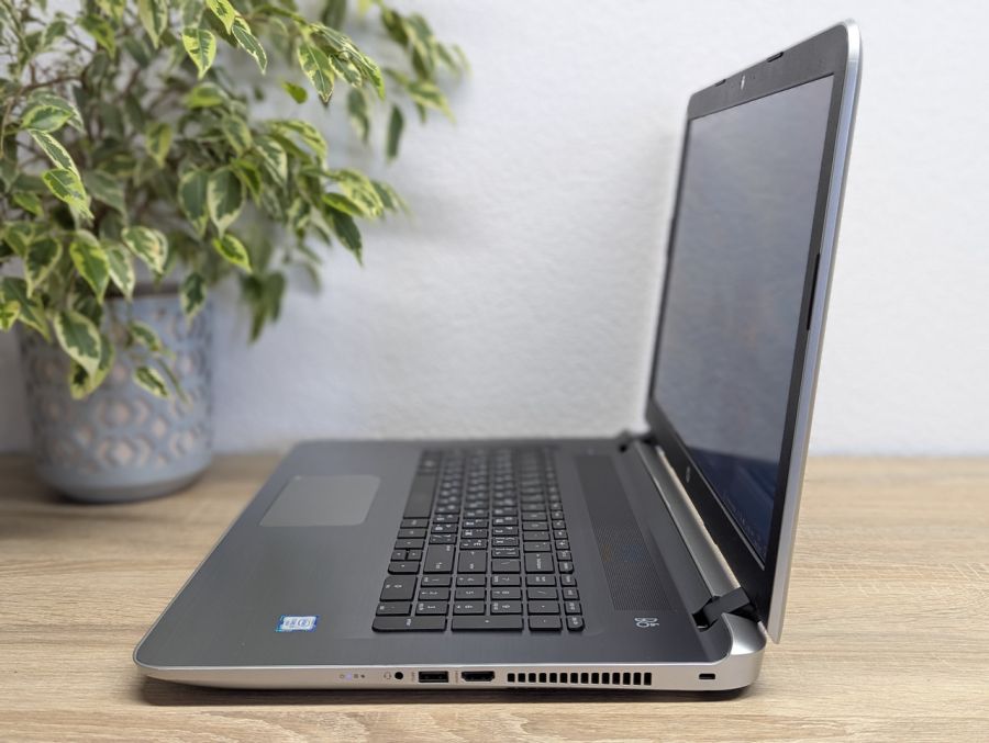 Ноутбук Б/В HP Pavilion 17 Notebook, Intel Core i3-6100U, DDR3 8 GB, SSD 256GB, 17" HD