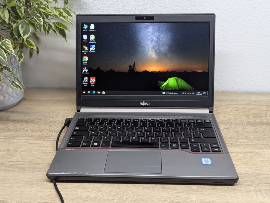 Уцінка! Ноутбук Б/В Fujitsu E736, Intel Core i5-6300U, DDR4 8 GB, SSD 256GB, 13" Full HD