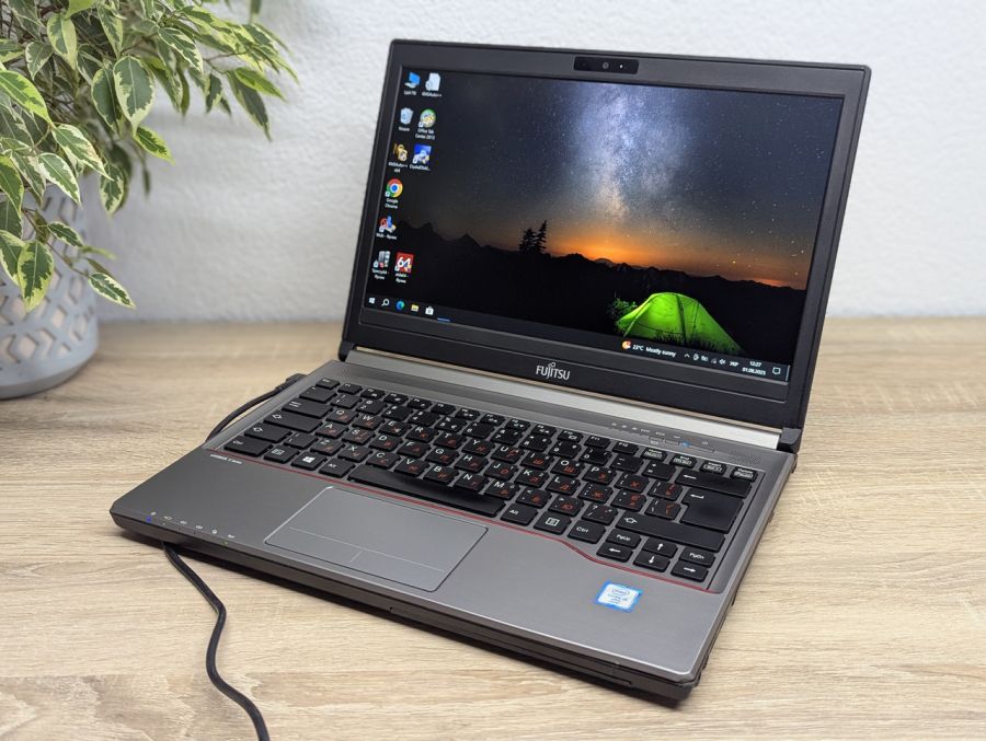 Уцінка! Ноутбук Б/В Fujitsu E736, Intel Core i5-6300U, DDR4 8 GB, SSD 256GB, 13" Full HD