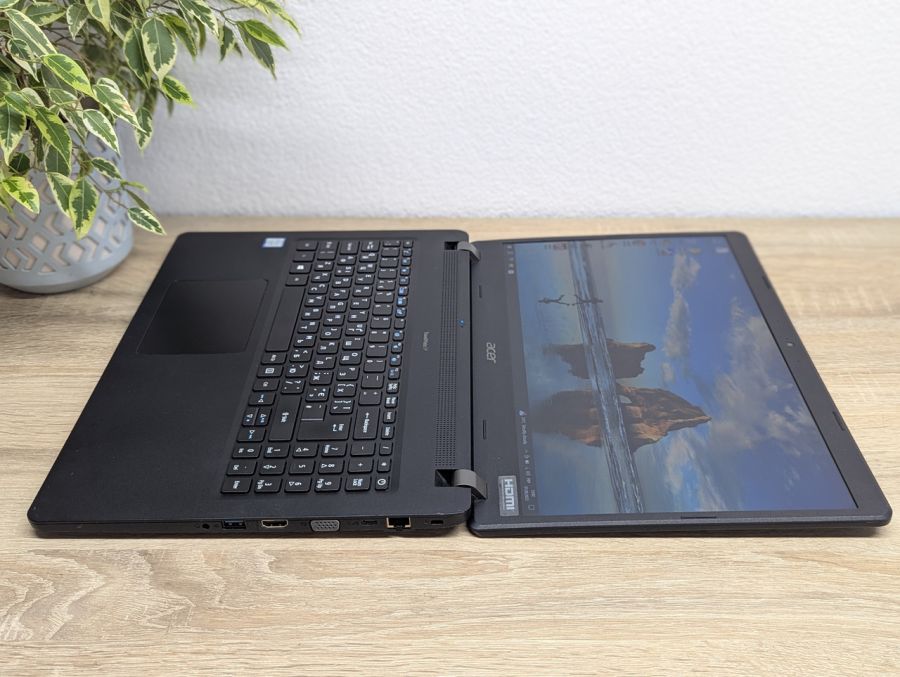 Уцінка! Ноутбук Б/В Acer TravelMate P215-51, Intel Core i5-8250U, DDR4 20 GB, SSD 128GB + SSD 1TB, 15.6" Full HD