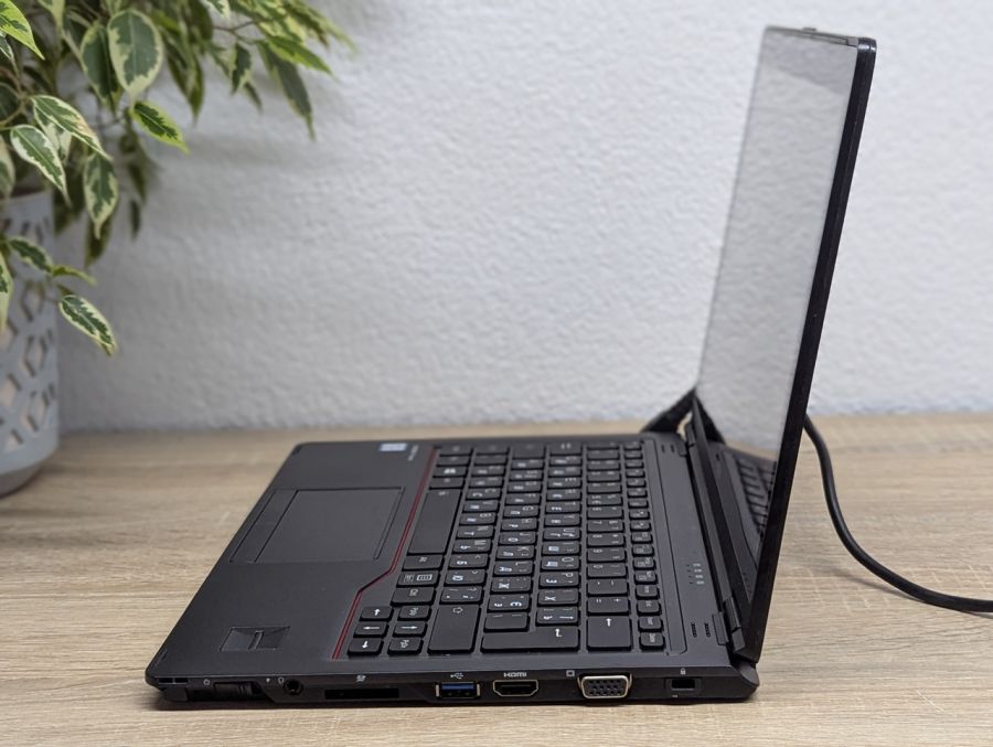 Уцінка! Ноутбук Б/В Fujitsu P727, Intel Core i7-7600U, DDR4 8 GB, SSD 256GB, 12" Full HD Сенсор