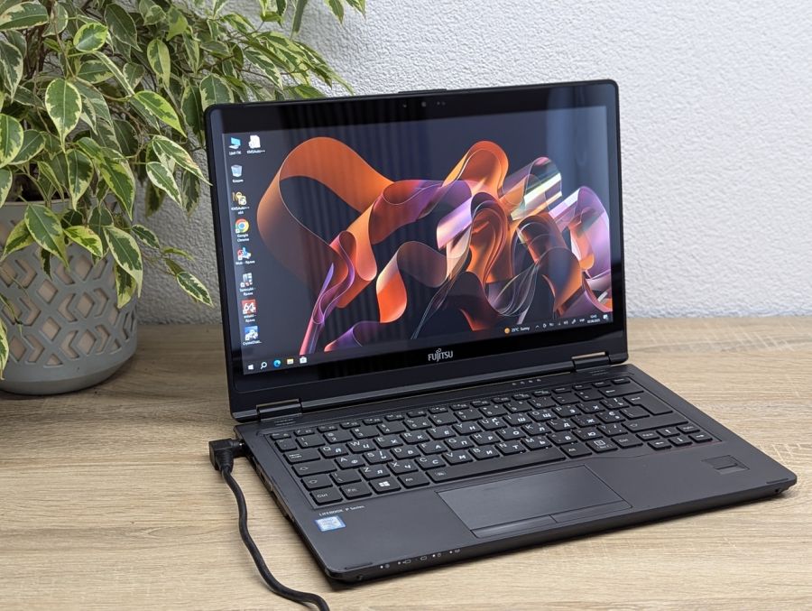 Уцінка! Ноутбук Б/В Fujitsu P727, Intel Core i7-7600U, DDR4 8 GB, SSD 256GB, 12" Full HD Сенсор