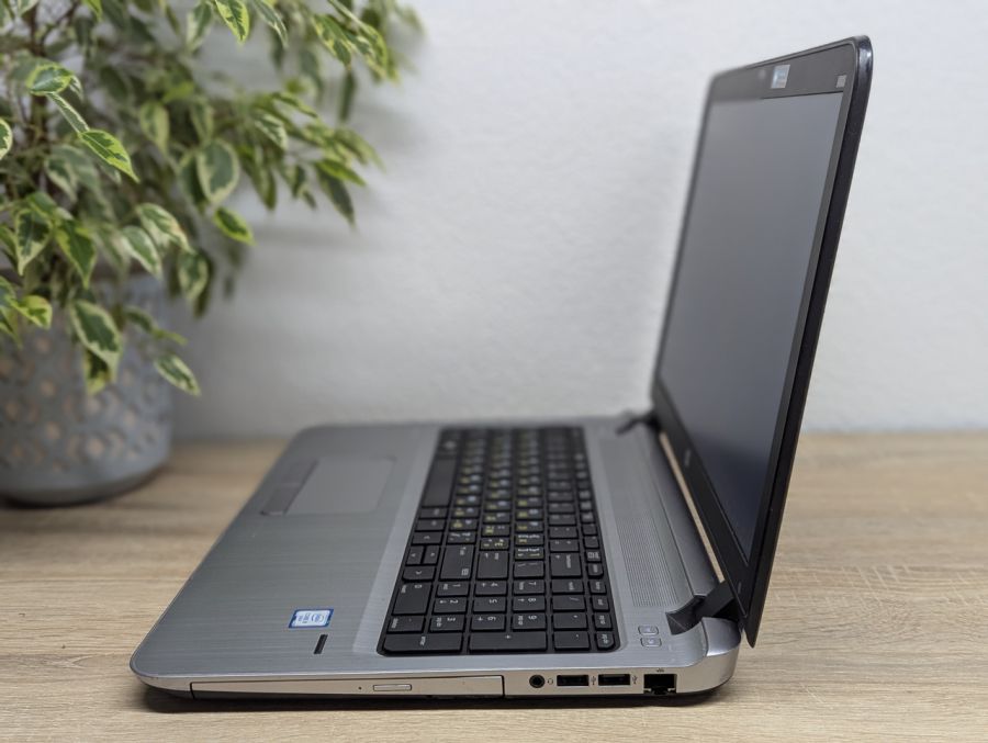 Уцінка! Ноутбук Б/В HP ProBook 450 G3, Intel Core i5-6200U, DDR3 8 GB, SSD 128GB, 15.6" HD