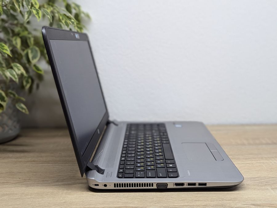 Уцінка! Ноутбук Б/В HP ProBook 450 G3, Intel Core i5-6200U, DDR3 8 GB, SSD 128GB, 15.6" HD