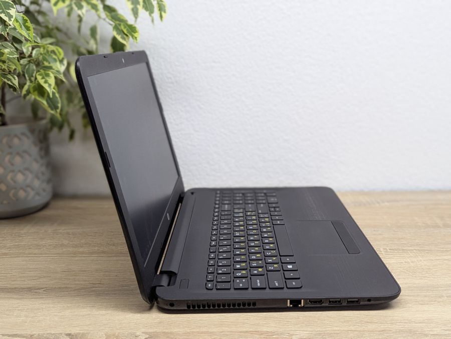 Уцінка! Ноутбук Б/В HP Notebook 15, Intel Celeron N3060, DDR3 8 GB, SSD 128GB, 15.6" Full HD