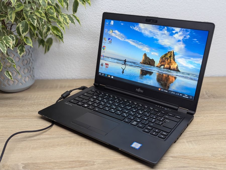 Уцінка! Ноутбук Б/В Fujitsu U748, Intel Core i5-7300U, DDR4 8 GB, SSD 128GB, 14" Full HD