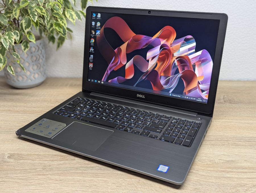 Уцінка! Ноутбук Б/В Dell Vostro 5568, Intel Core i5-7200U, DDR4 16 GB, SSD 256GB, 15.6" Full HD