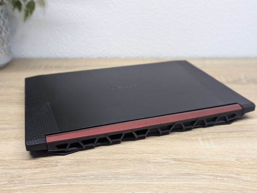 Уцінка! Ноутбук Б/В Acer Nitro AN515-43, AMD Ryzen 5 Mobile 3550H, DDR4 24 GB, SSD 128GB + 1 TB, AMD Radeon Vega, 15.6" Full HD