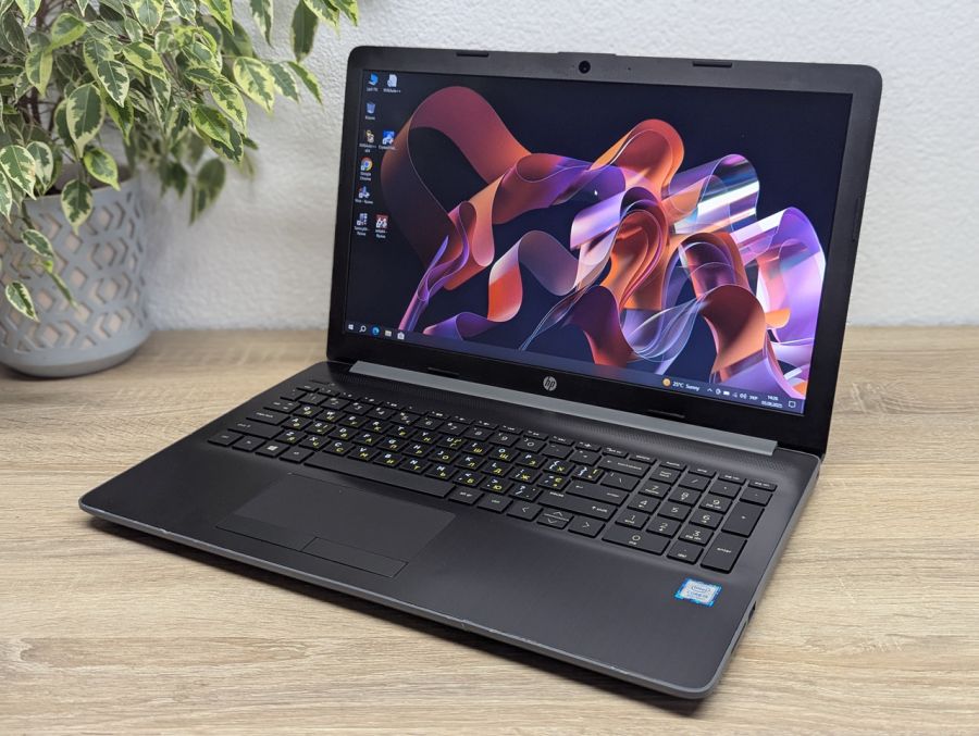 Уцінка! Ноутбук Б/В HP Laptop 15, Intel Core i5-8250U, DDR4 8 GB, SSD 256GB, 15.6" Full HD
