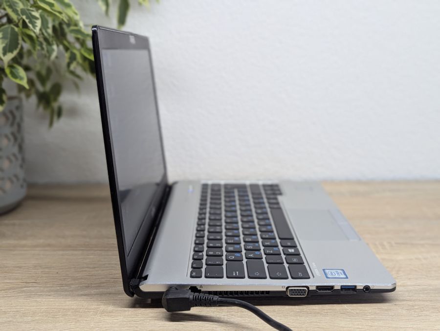 Уцінка! Ноутбук Б/В Fujitsu S936, Intel Core i5-6300U, DDR4 8 GB, SSD 128GB, 13" Full HD Сенсор