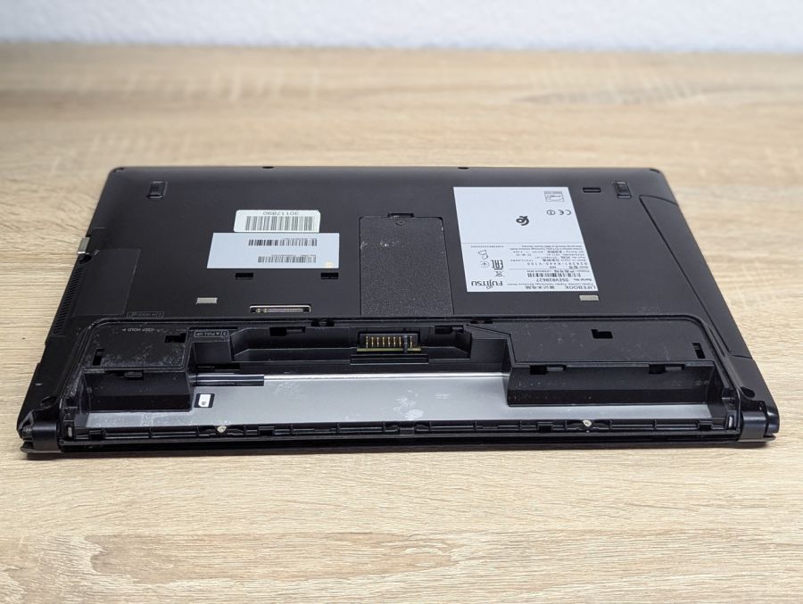 Уцінка! Ноутбук Б/В Fujitsu S936, Intel Core i5-6300U, DDR4 8 GB, SSD 128GB, 13" Full HD Сенсор