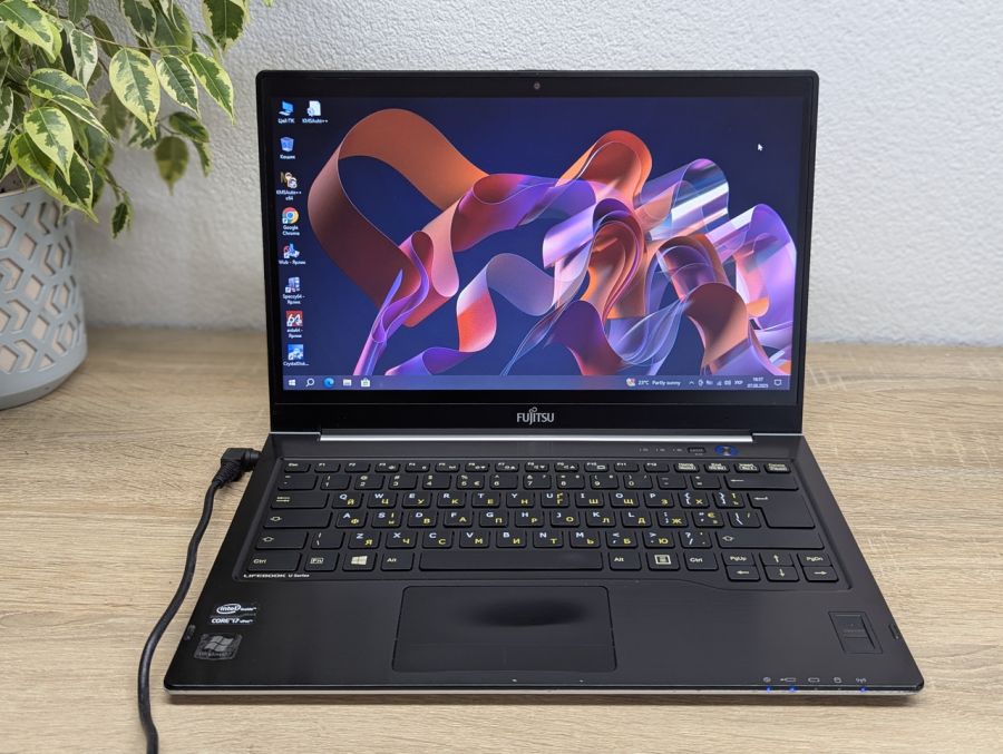 Уцінка! Ноутбук Б/В Fujitsu U772, Intel Core i7-3667U, DDR3 8 GB, SSD 128GB, 14" HD
