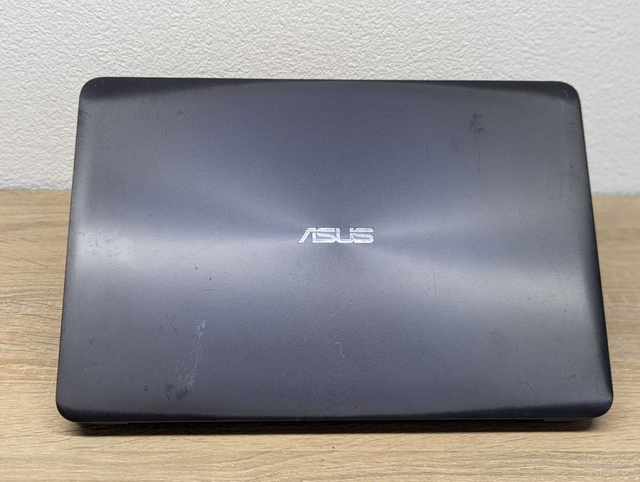 Ноутбук Б/В ASUS Vivobook F556U, Intel Core i7-6500U, DDR4 12 GB, SSD 256GB, NVIDIA GeForce 920MX 2Gb, 15.6" Full HD