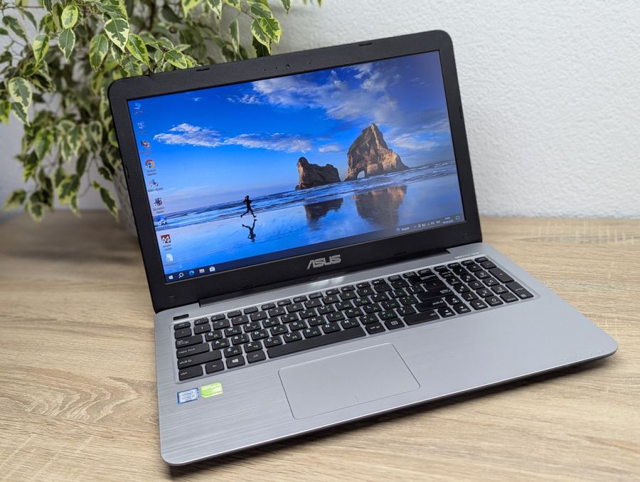 Ноутбук Б/В ASUS Vivobook F556U, Intel Core i7-6500U, DDR4 12 GB, SSD 256GB, NVIDIA GeForce 920MX 2Gb, 15.6" Full HD