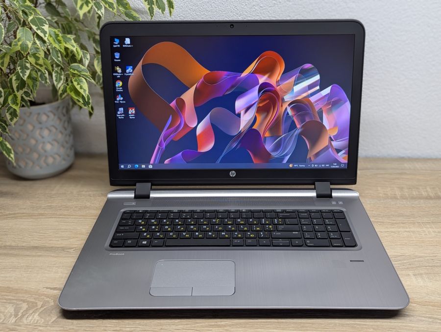 Ноутбук Б/В HP ProBook 470 G3, Intel Core i3-6100U, DDR4 8 GB, SSD 256GB, 17" HD