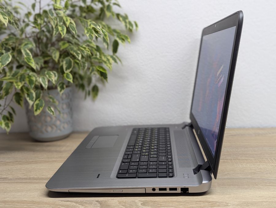 Ноутбук Б/В HP ProBook 470 G3, Intel Core i3-6100U, DDR4 8 GB, SSD 256GB, 17" HD