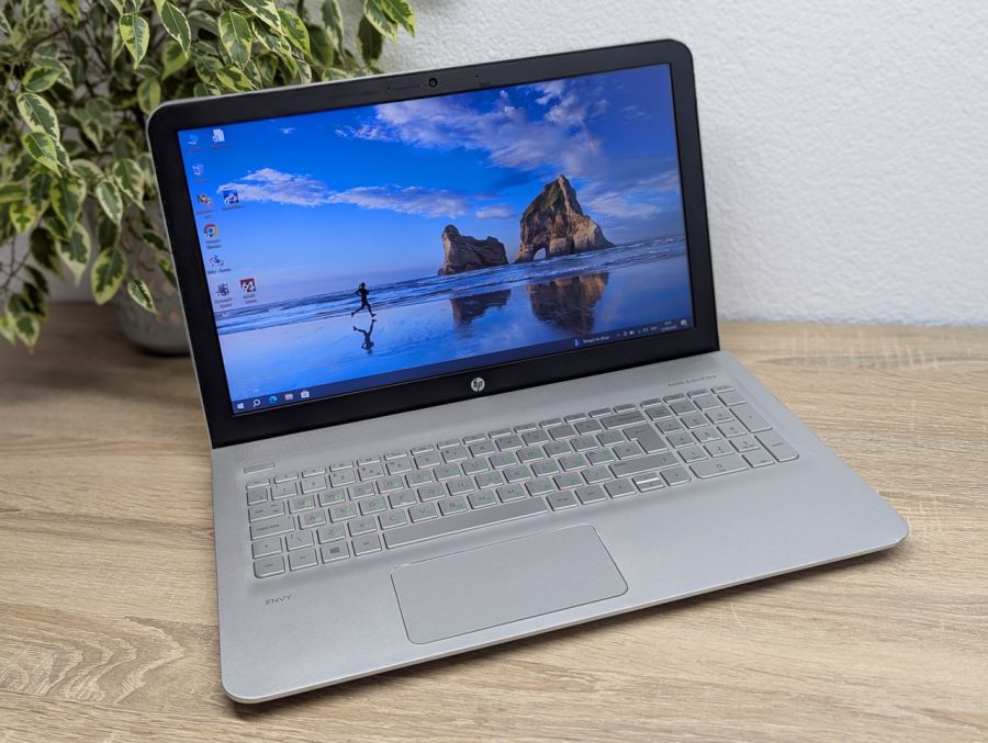 Ноутбук Б/В HP ENVY8197, AMD A10-8700P, DDR3 8 GB, SSD 256GB, AMD Radeon R6, 15.6" Full HD