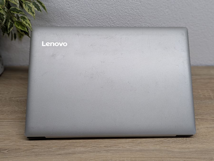 Уцінка! Ноутбук Б/В Lenovo 330-15IKB, Intel Core i5-8250U, DDR4 12 GB, SSD 256GB, 15" Full HD