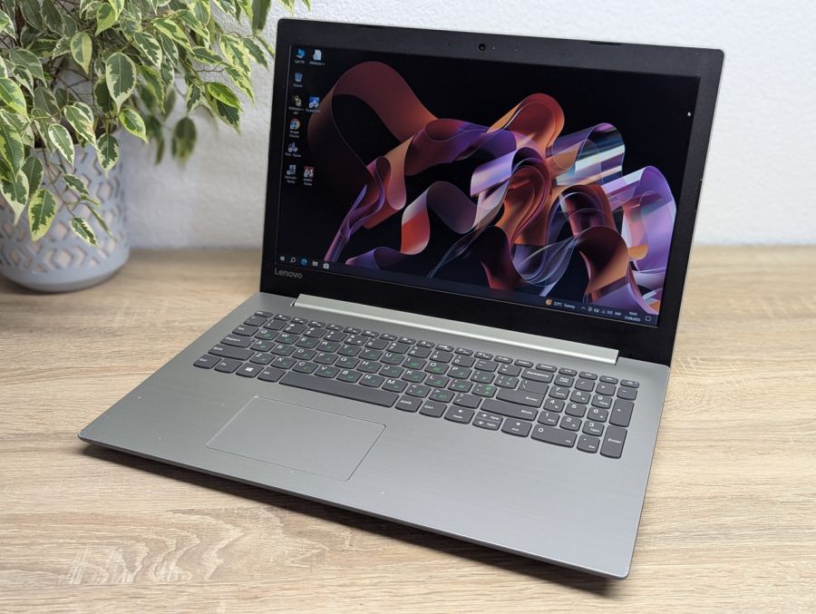Уцінка! Ноутбук Б/В Lenovo 330-15IKB, Intel Core i5-8250U, DDR4 12 GB, SSD 256GB, 15" Full HD