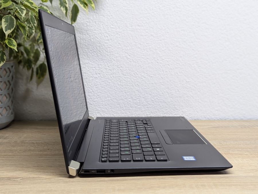 Ноутбук Б/В Toshiba Tecra X40-D, Intel Core i5-7300U, DDR4 16 GB, SSD 128GB, 14" Full HD Сенсор