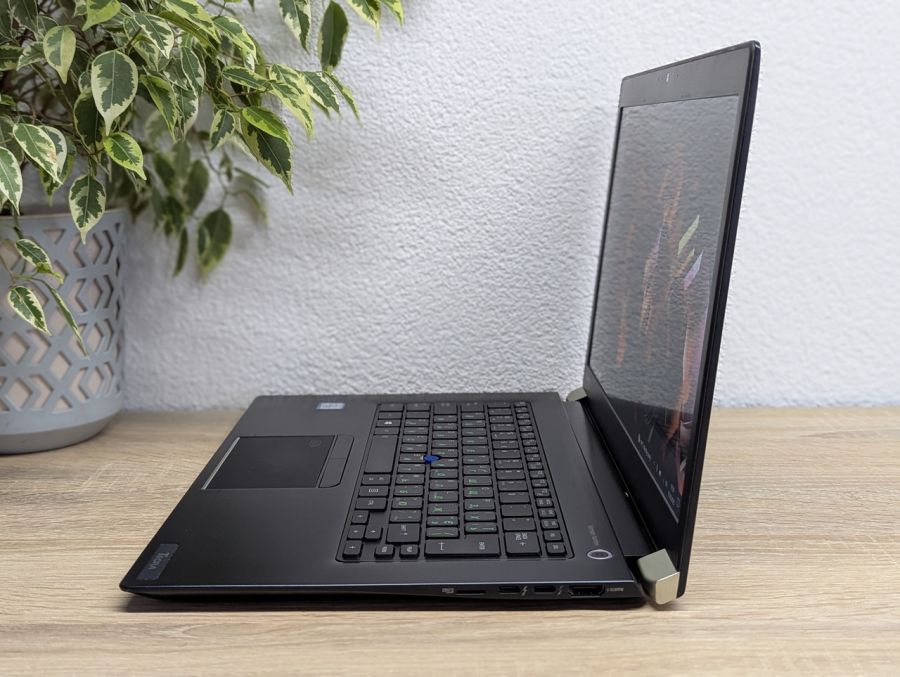 Ноутбук Б/В Toshiba Tecra X40-D, Intel Core i5-7300U, DDR4 16 GB, SSD 128GB, 14" Full HD Сенсор