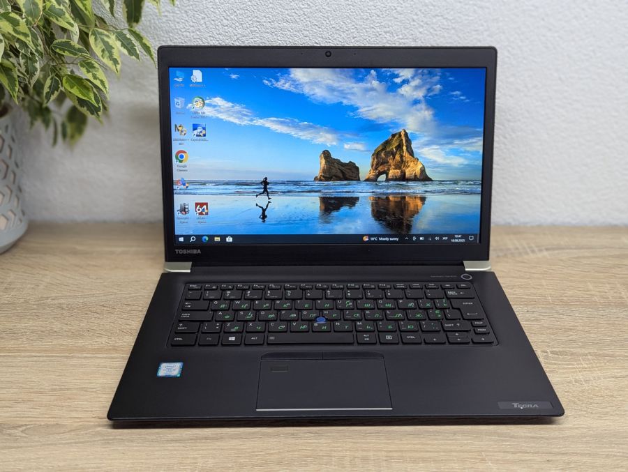 Ноутбук Б/В Toshiba Tecra X40-D, Intel Core i5-7300U, DDR4 8 GB, SSD 128GB, 14" Full HD