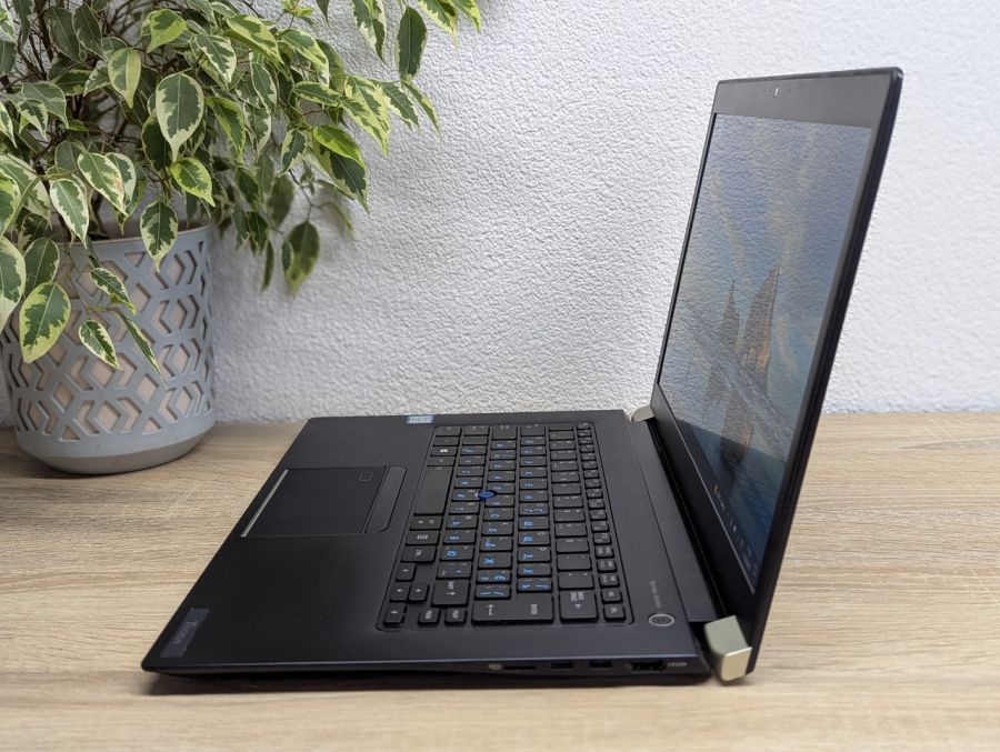 Ноутбук Б/В Toshiba Tecra X40-D, Intel Core i5-7300U, DDR4 8 GB, SSD 128GB, 14" Full HD Сенсор
