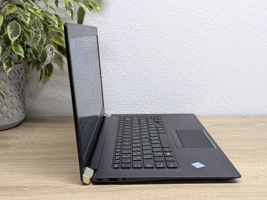 Ноутбук Б/В Toshiba Tecra X40-D, Intel Core i5-7300U, DDR4 8 GB, SSD 128GB, 14" Full HD Сенсор
