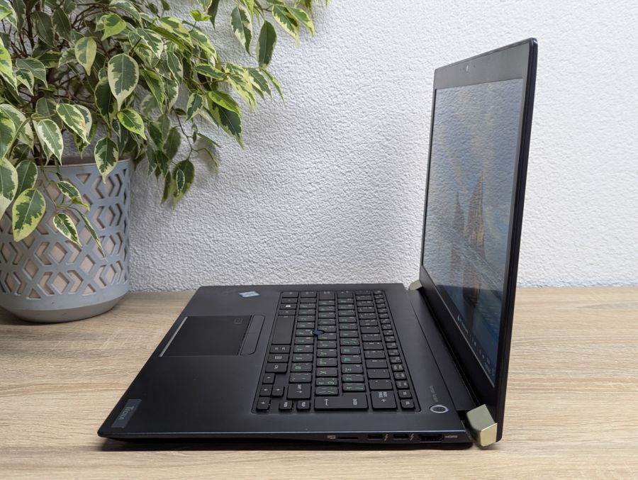 Ноутбук Б/В Toshiba Tecra X40-D, Intel Core i5-7300U, DDR4 8 GB, SSD 128GB, 14" Full HD Сенсор