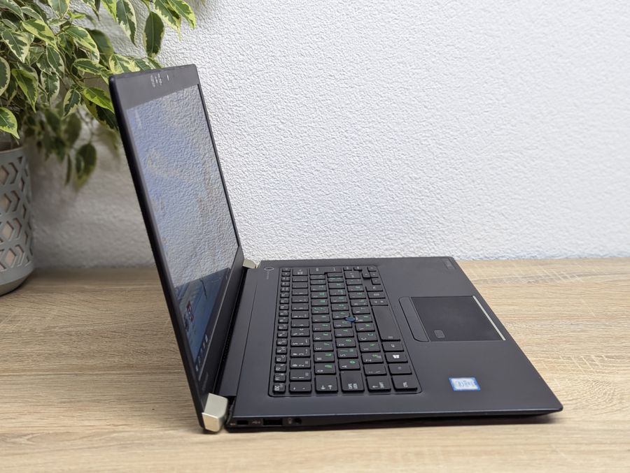 Уцінка! Ноутбук Б/В Toshiba Tecra X40-E, Intel Core i5-8350U, DDR4 8 GB, SSD 128GB, 14" Full HD Сенсор
