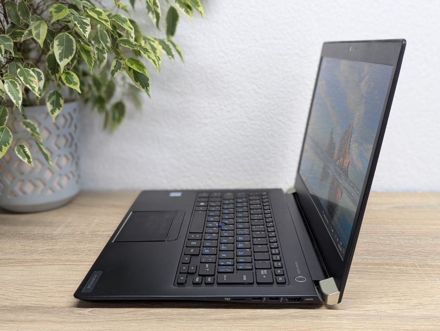 Ноутбук Б/В Toshiba Portege X30-D, Intel Core i5-7300U, DDR4 16 GB, SSD 256GB, 13" Full HD Сенсор