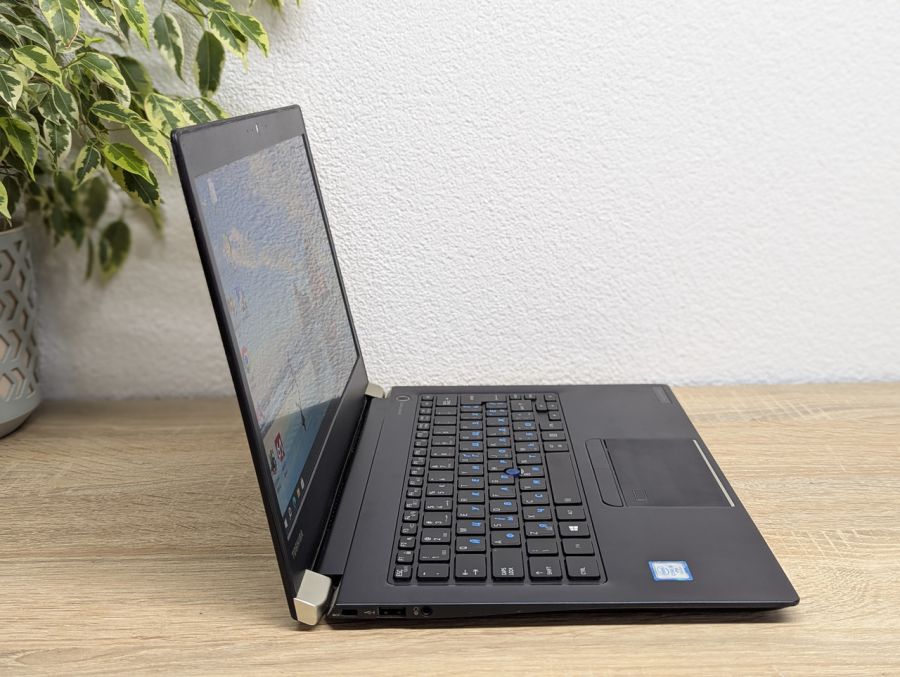 Уцінка! Ноутбук Б/В Toshiba Portege X30-D, Intel Core i5-7300U, DDR4 16 GB, SSD 256GB, 13" Full HD Сенсор